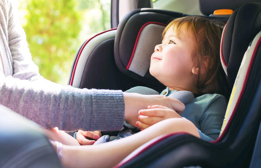 با ۱۵ وسیله ضروری خودرو برای والدین آشنا شوید